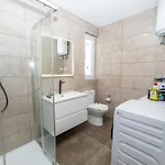 아파트 Modern 2-bedroom Penthouse With Terrace - By Hostmt