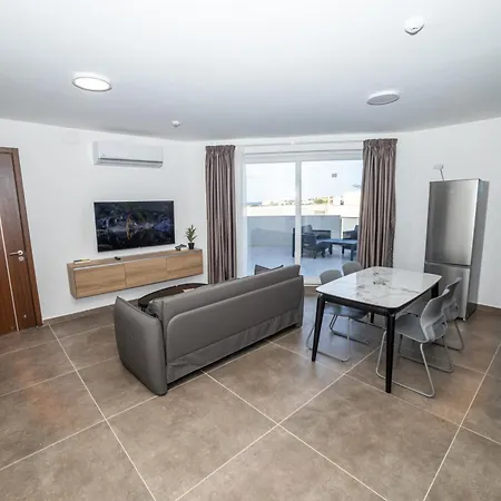 Daire Modern 2-bedroom Penthouse With Terrace - By Hostmt
