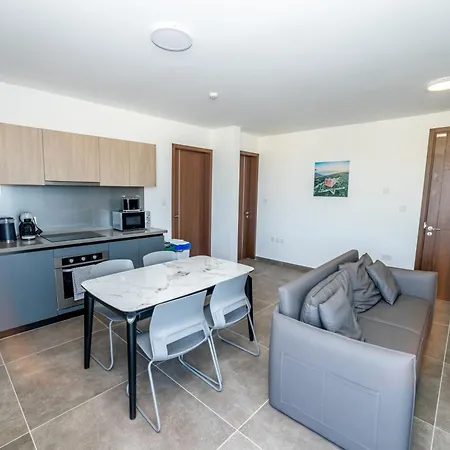 Daire Modern 2-bedroom Penthouse With Terrace - By Hostmt