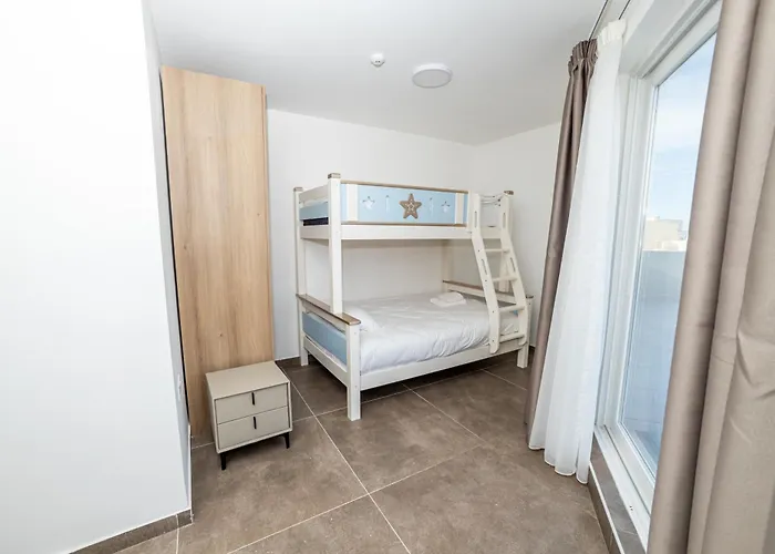 Apartament Modern 2-bedroom Penthouse With Terrace - By Hostmt *