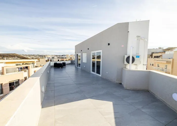 Apartment Modern 2-bedroom Penthouse With Terrace - By Hostmt St. Paul's Bay