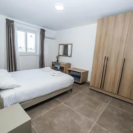 The Urban Oasis Chic 2-bedroom Penthouse Appartement San Pawl il-Baħar
