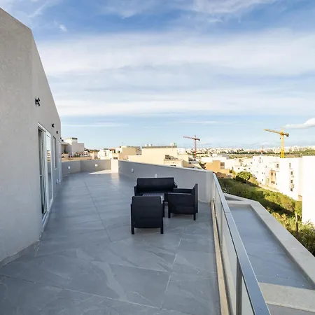 The Urban Oasis Chic 2-bedroom Penthouse Appartement San Pawl il-Baħar